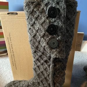 UGG boots ladies size 7 tall cardy knit